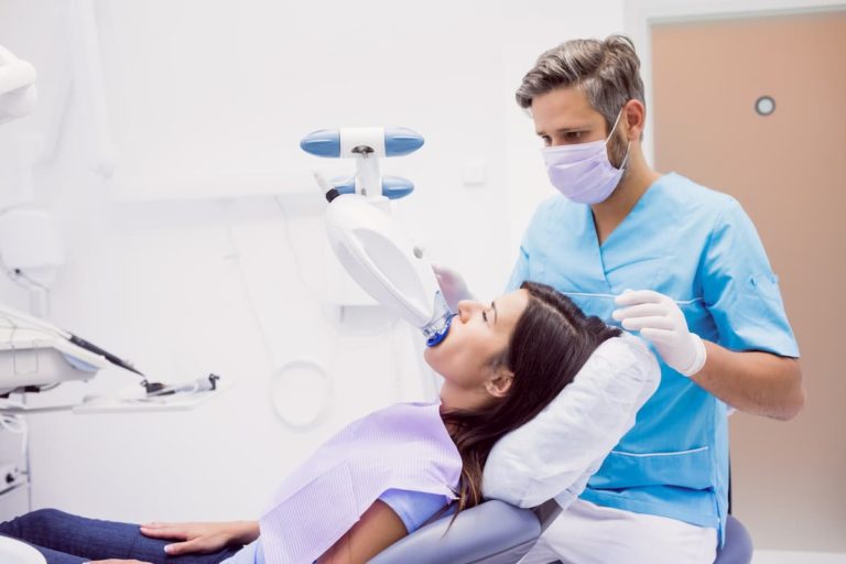 Ile wydamy  na dentystę?