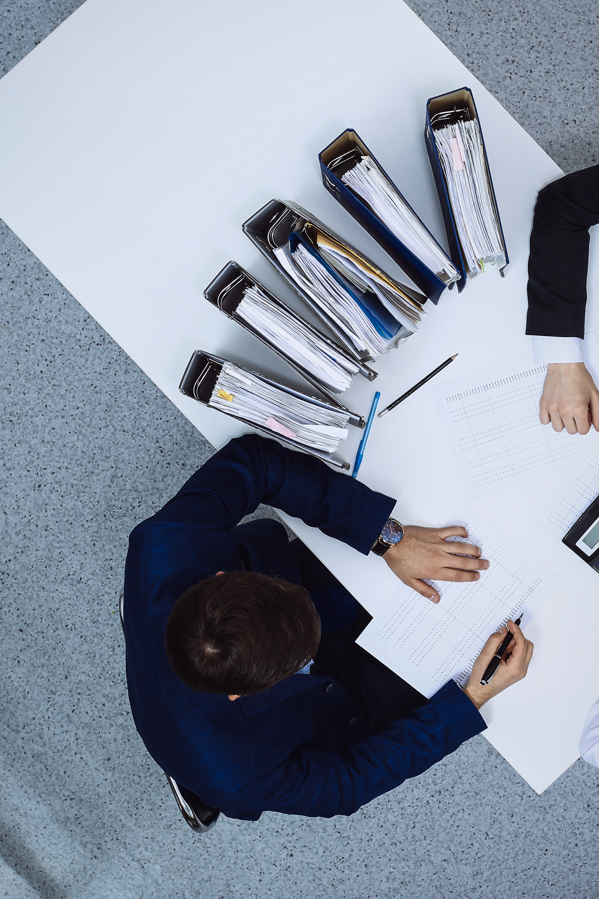 Państwo w roli krawca, który tnie, ale nie szyje