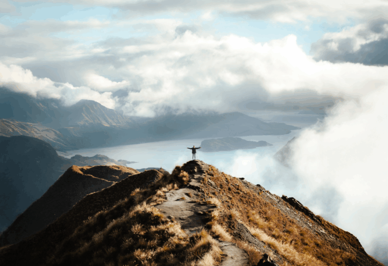 Ekonomia szczęścia – od gór Bhutanu po współczesną politykę