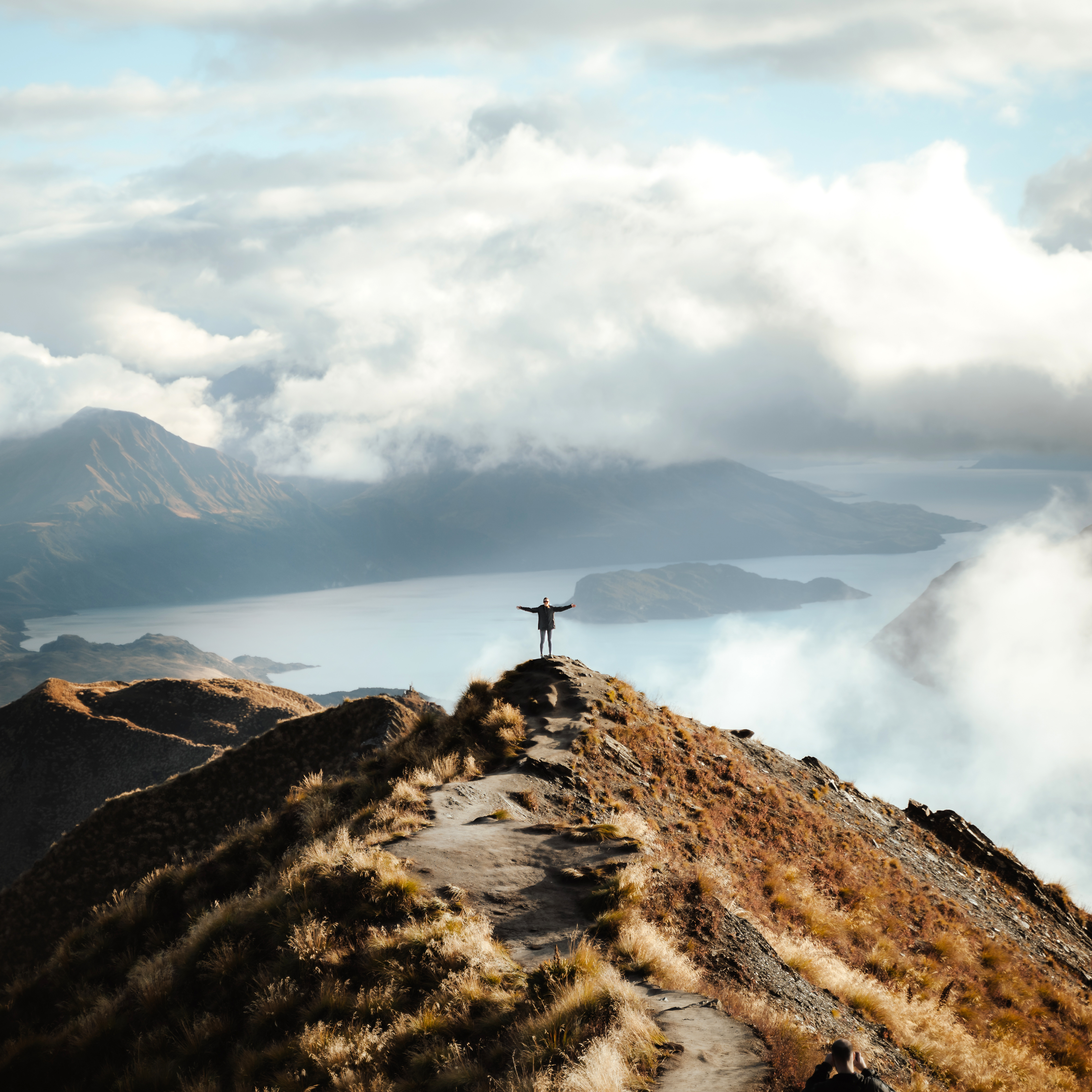 Ekonomia szczęścia – od gór Bhutanu po współczesną politykę