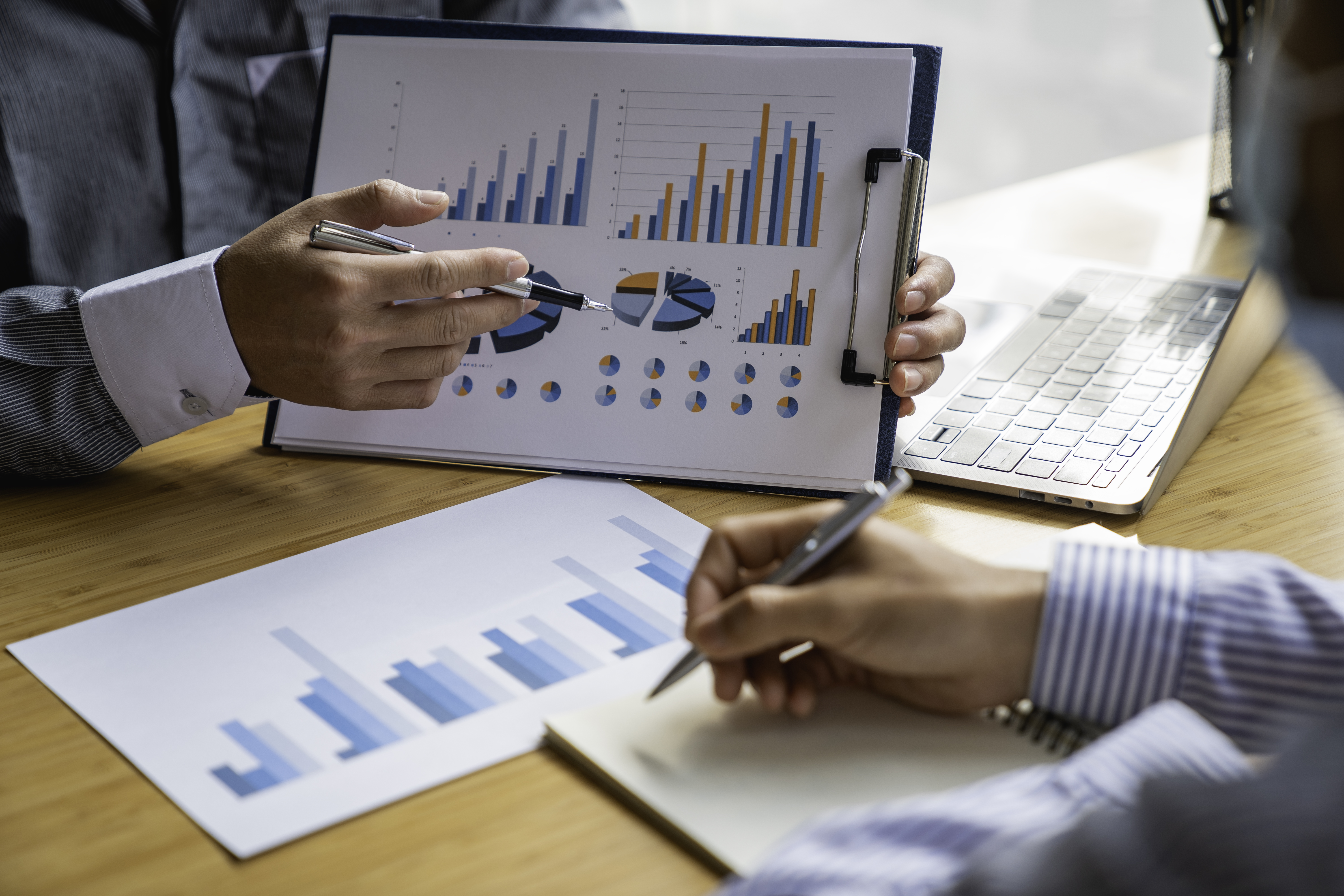 AI napędza rynek pracy w IT – liczba ofert rośnie o 68 proc.