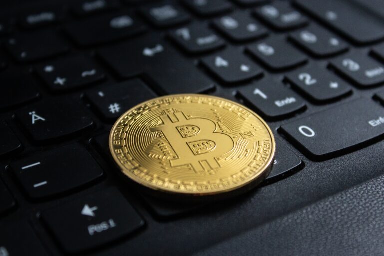 Bitcoin i złoto w portfelu