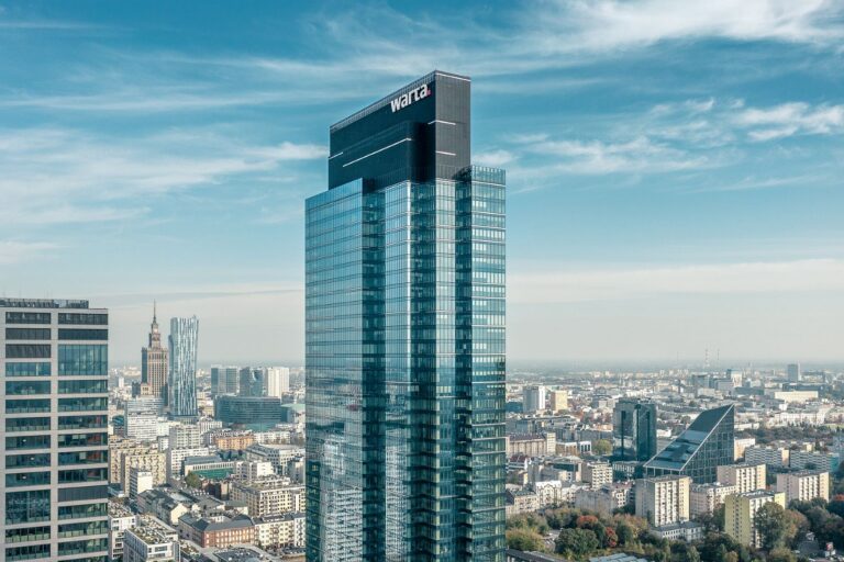Miliard wsparcia i 2 tys. historii dziennie. Jak Warta zmienia ubezpieczenia na życie